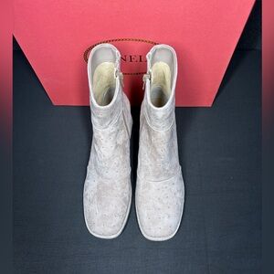 Vaneli Vava Ankle Booties